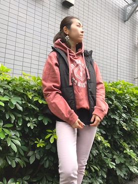 「Guess（ゲス）のアイテム（パンツ）」を使った、Satokoさん（レディース・159cm）の秋コーディネート