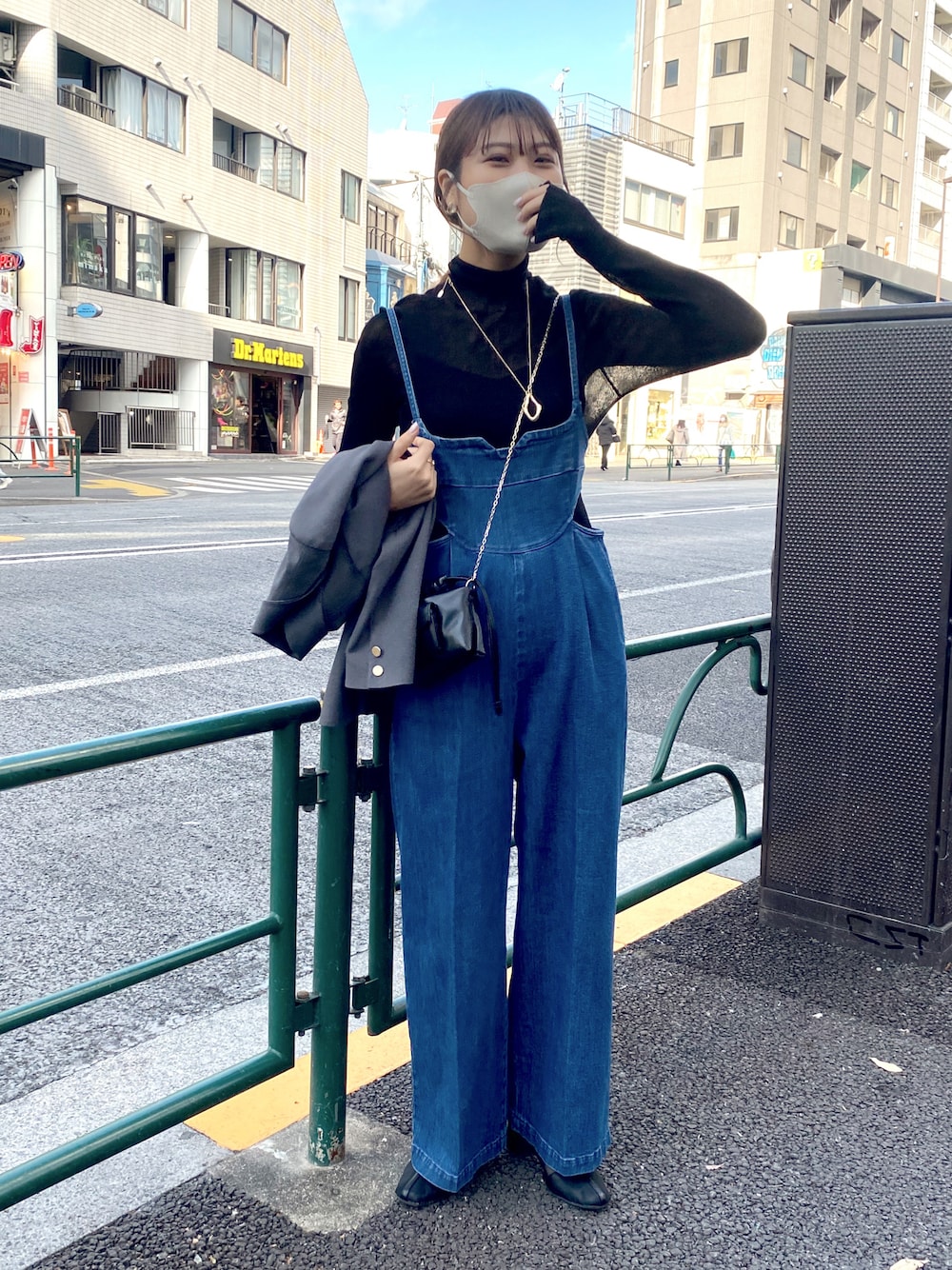 「服とコスメでなりたい自分に、休日スタイル、ブーツスタイル、キレイめカジュアル、おしゃれさんと繋がりたい、モノトーンコーデ、高身長女子、オールインワン」｜「COLLAGE GALLARDAGALANTEのウールライクダブルジャケット/セットアップ可（テーラードジャケット、グレー系）」を使った、EBINAさん（レディース・166cm）の冬コーディネートの1枚目の写真