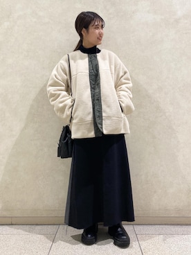 「アイテム（デニムスカート、グレー系）」を使った、EBINAさん（レディース・166cm）の秋コーディネート