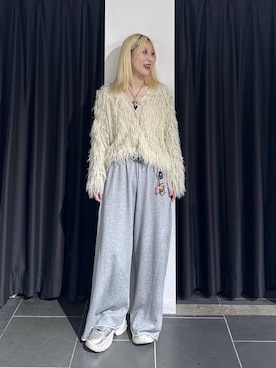 「PAGEBOY（ページボーイ）のサイドタックルーズウラケパンツ/イージーパンツ【4color・2size】（スウェットパンツ）」を使った、みはるんさん（レディース・160cm）の秋コーディネート