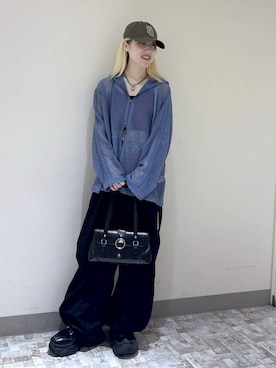 「PBLIM（ページボーイリム）の《UNISEX》メッシュフーディ（パーカー、ブルー系）」を使った、みはるんさん（レディース）の夏コーディネート