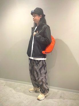 「アイテム（バッグ、オレンジ系）」を使った、ebhibiyaさん（メンズ・167cm）の秋コーディネート