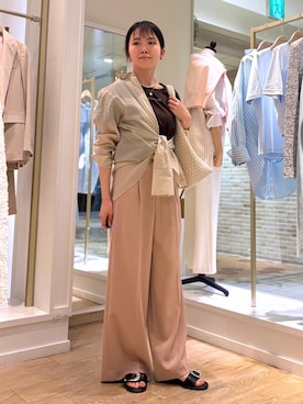 「grace grace （グラスグラス）のｇｇスクエアＧ型　Ｅ（ピアス（両耳用）、ゴールド系）」を使った、onoさん（レディース・157cm）の春コーディネート
