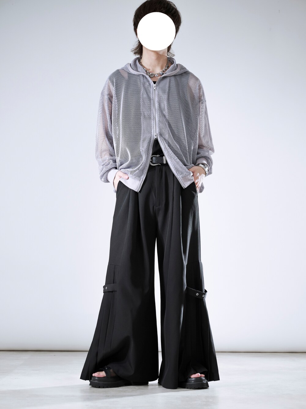 Ellno Loset（エルノロゼット）の「メッシュブーツサンダル（サンダル