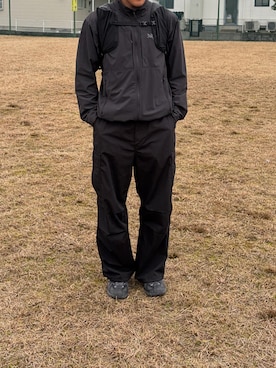 「GU（ジーユー）のアイテム（カーゴパンツ）」を使った、yukiukukさん（メンズ・177cm）の冬コーディネート