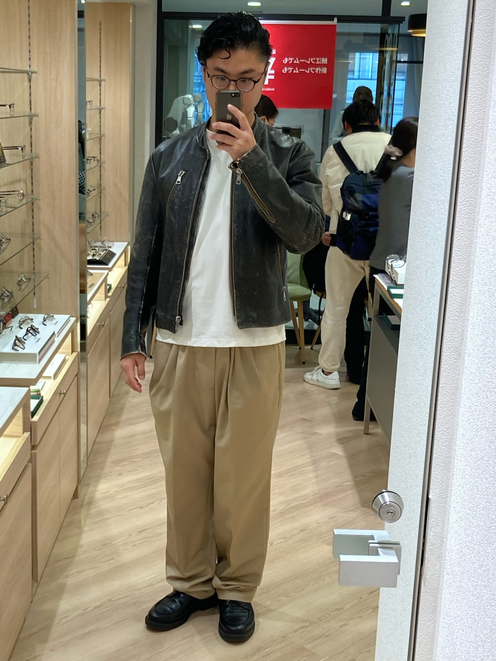 「Maison Margiela、Martin Margiela、MUJI Labo、UNIQLO、GU、HERMES、シェーヌダンクル、Chaine dAncre」｜「UNIQLOのアイテム（チノパンツ、ベージュ系）」を使った、vds1209さん（メンズ・181cm）の冬コーディネートの1枚目の写真