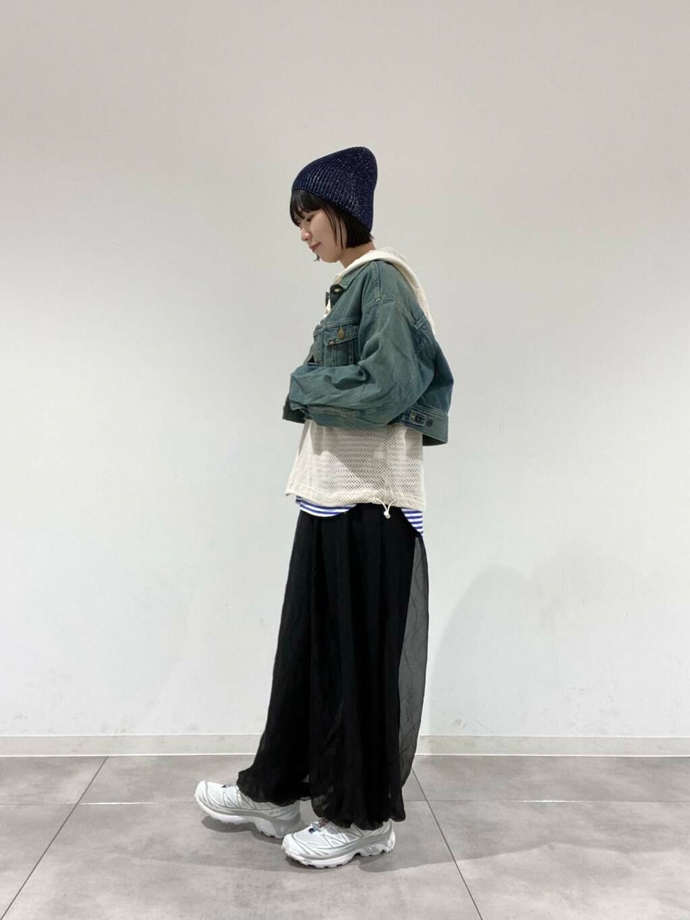 「lee、KBF、senseofplace、休日スタイル、デニムジャケット、メッシュ、バルーンパンツ、フーディトップス」｜「SENSE OF PLACE by URBAN RESEARCHの『別注』Lee101×SENSE OF PLACE　JACKET（デニムジャケット、グリーン系）」を使った、tsucchiiiiさん（レディース・162cm）の春コーディネートの1枚目の写真