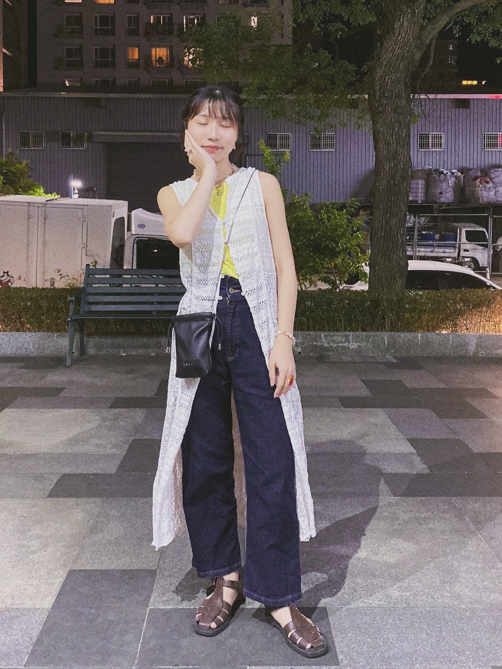 「オトナカジュアル、ゆるコーデ、シンプル、お洒落さんとつながりたい、ラクチンコーデ、カジュアルコーデ、おでかけコーデ、デニムコーデ、いいね、save、フォローお願いします🤑」｜「KBFの2WAYレースジレワンピース（ワンピース、ホワイト系）」を使った、s a y o ♪  さん（レディース・160cm）の秋コーディネートの1枚目の写真
