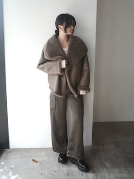 「アイテム（ムートンコート）」を使った、YUKA OTAさん（レディース・165cm）の秋コーディネート