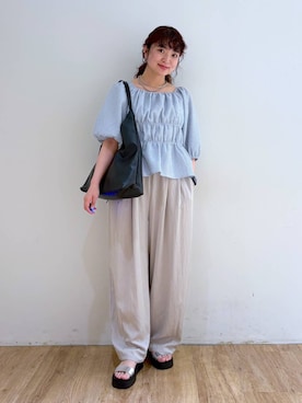 「LOWRYS FARM（ローリーズファーム）のヤワラカルイ２ＷＡＹショルダーＢＡＧ 115210（ショルダーバッグ、ブラック系）」を使った、and.youさん（レディース）の春コーディネート
