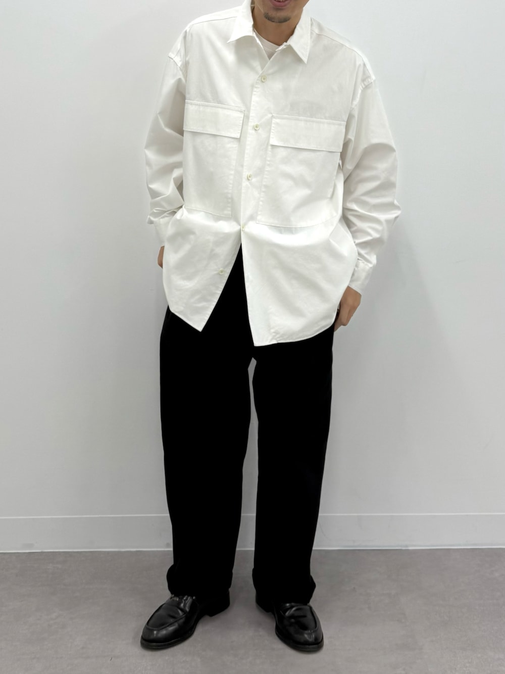 「newance、ALDEN」｜「NewAnceの【NewAnce】Chino Pants（チノパンツ、ブラック系）」を使った、taro726さん（メンズ・171cm）の秋コーディネートの1枚目の写真