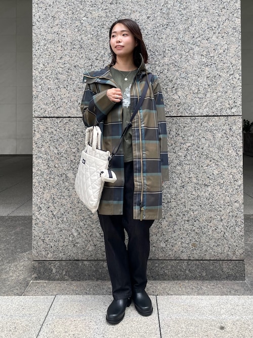 エーグル 原宿店natsumi さんのマウンテンパーカー「透湿防水 防風 2レイヤー チェックパターンロングジャケット(AIGLE|エーグル)」を使ったコーディネート