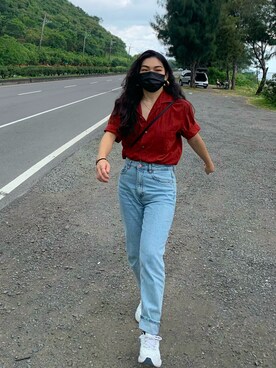 「ZARA（ザラ）のアイテム（デニムパンツ、ブルー系）」を使った、hongyiyaoさん（レディース）の夏コーディネート