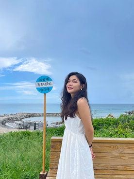「H&M（エイチ・アンド・エム）のアイテム（ワンピース、ホワイト系）」を使った、hongyiyaoさん（レディース）の夏コーディネート