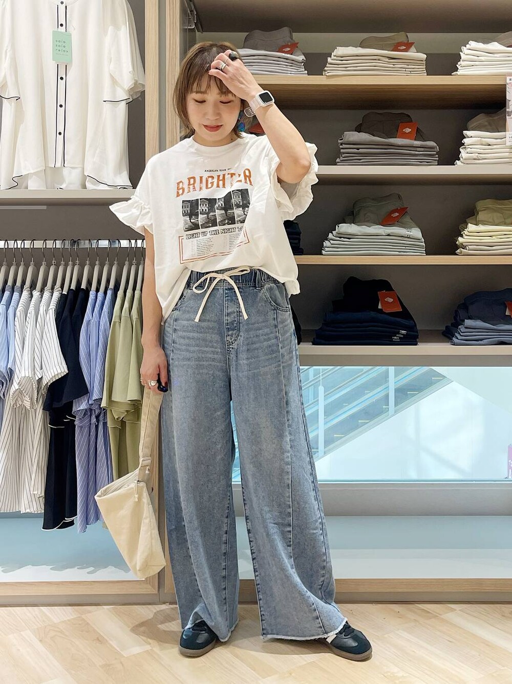 「ベーシック/シンプル、着痩せ・細見え、カジュアル、GLOBAL WORK、GOOD DENIM_GLOBAL WORK、ママコーデ」｜「niko and...のオリジナル　アップルウォッチベルト（スマホグッズ、その他）」を使った、kusuko1103さん（レディース・163cm）の春コーディネートの1枚目の写真