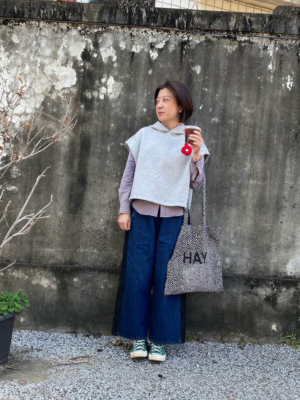 「hay、HAY、converse」｜「CONVERSEのアイテム（スニーカー、グリーン系）」を使った、yukichen3388さん（レディース・155cm）の冬コーディネートの1枚目の写真