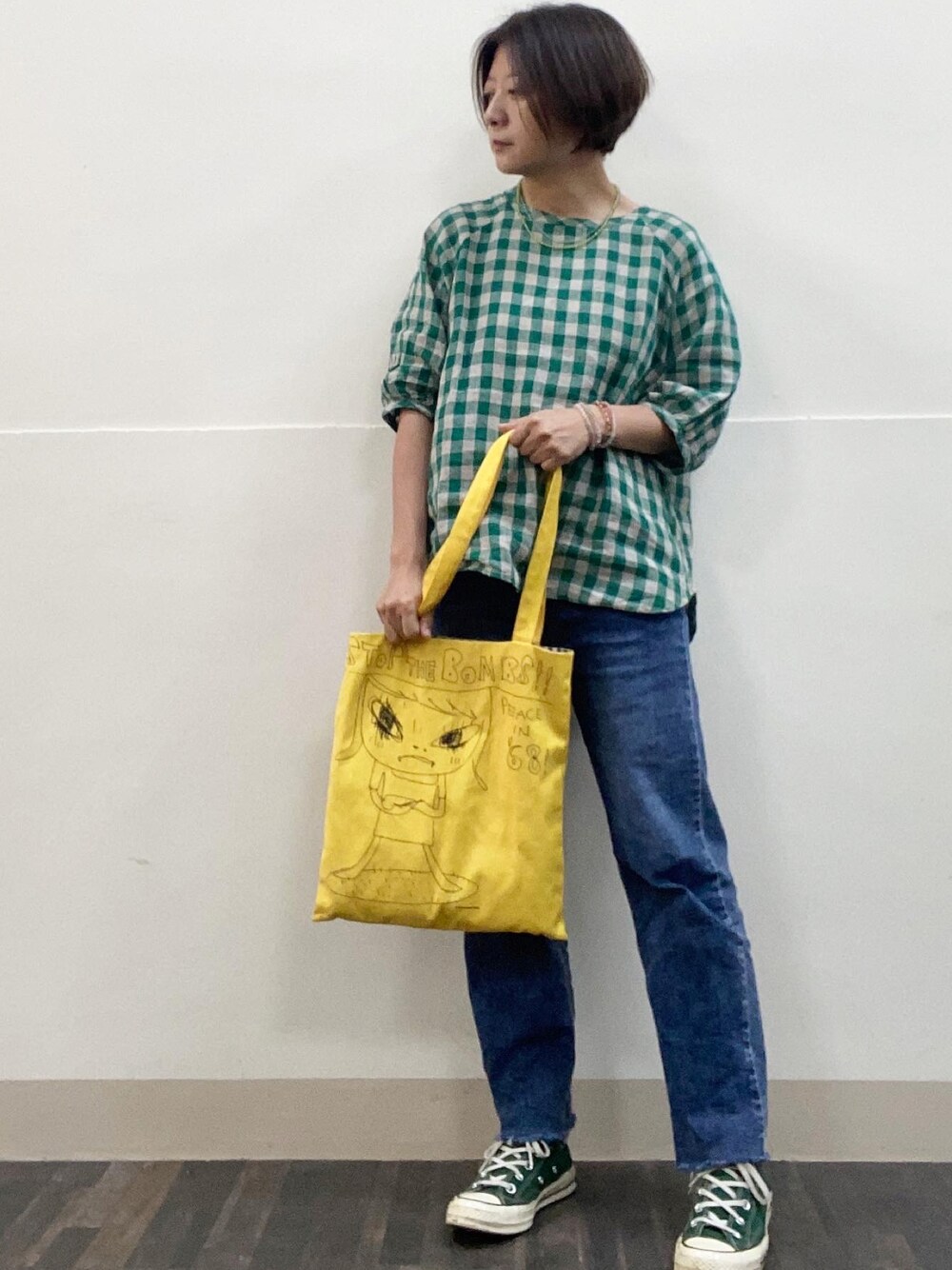「yoshitomonaraのアイテム（ショルダーバッグ、イエロー系）」を使った、yukichen3388さん（レディース・155cm）の夏コーディネートの1枚目の写真