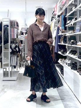 「GLOBAL WORK（グローバルワーク）のアイテム（タンクトップ）」を使った、西尾有加さん（レディース・164cm）の秋コーディネート