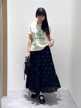 「GLOBAL WORK（グローバルワーク）のmeets India/ティアード刺繍スカート/625306（Skirt、ブラック系）」を使った、ニカさんの春コーディネート