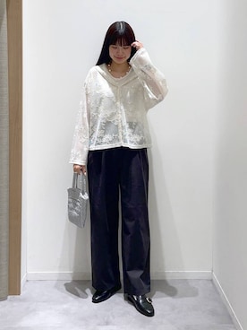 「アイテム（クラッチバッグ、シルバー系）」を使った、ニカさん（レディース・164cm）の春コーディネート