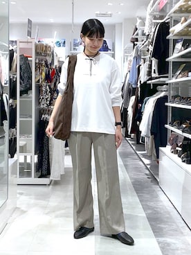 「アイテム（チョーカー）」を使った、西尾有加さん（レディース・164cm）の秋コーディネート