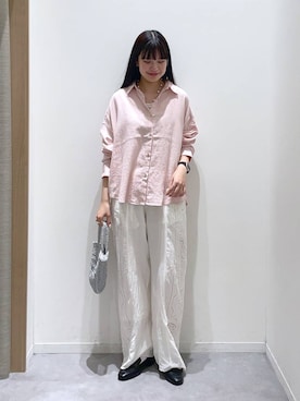 「アイテム（クラッチバッグ、シルバー系）」を使った、ニカさん（レディース・164cm）の春コーディネート
