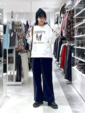 「GLOBAL WORK（グローバルワーク）のアイテム（スニーカー）」を使った、西尾有加さん（レディース・164cm）の秋コーディネート