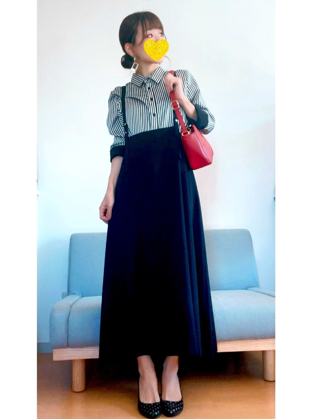 「秋コーデ、ブラックコーデ、キレイめ、スカートスタイル、デートスタイル（WOMEN）、柄シャツ、サロペットスカート、パンプス、お洒落さんとつながりたい、大人女子」｜「ORiental TRafficのアイテム（パンプス、ブラック系）」を使った、すーさんさん（レディース・153cm）の秋コーディネートの1枚目の写真