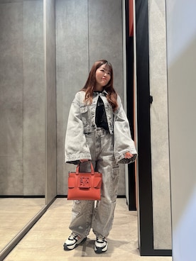 「アイテム（スニーカー）」を使った、HIROさん（レディース・150cm）の秋コーディネート