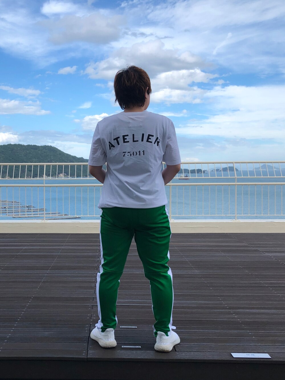 「グリーン、ラフ、ストリートMIX」｜「L.H.P Private BrandのPRIVATELAB/プライベートラボ/SIDE ZIP LINE パンツ（その他パンツ、グリーン系）」を使った、akar1さん（レディース・159cm）の春コーディネートの1枚目の写真