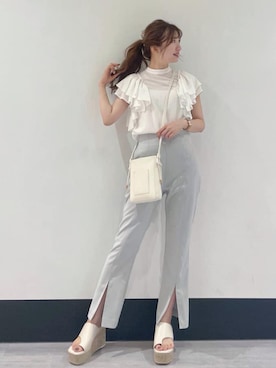 夏のコーデを格上げ【COACH】トングウェッジサンダル トングデザインコルクウェッジサンダルを使った人気ファッション