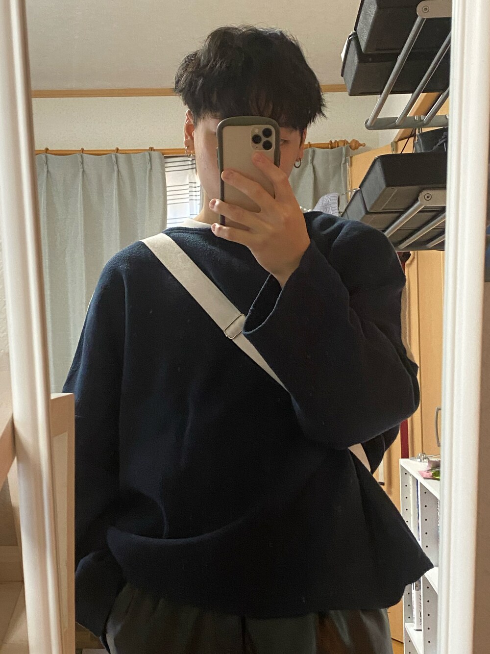 「秋服コーデ、秋コーデ、メンズコーデ、大学生、大学生コーデ、スウェットコーデ、レザーパンツ、Instagram、instagramフォローお願いします、インスタフォローしてね！」｜「NOISE MAKERのアイテム（ニット/セーター、その他）」を使った、Hinata さん（メンズ・177cm）の秋コーディネートの1枚目の写真