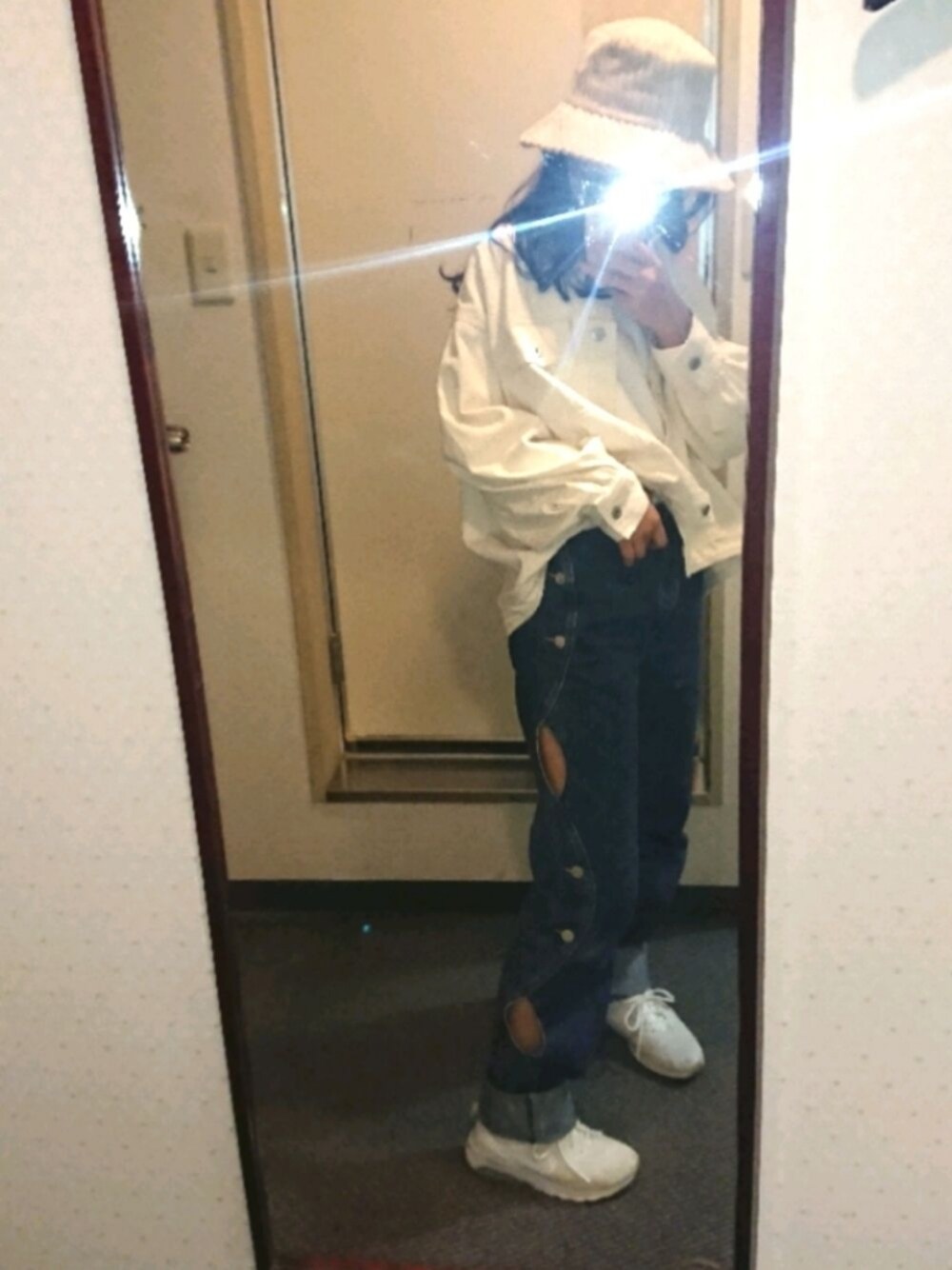 「着回しコーデ、おしゃれさんと繋がりたい、秋のコーデ、デニムパンツ、古着、デニムコーデ」｜「VINTAGEのアイテム（デニムパンツ、ブルー系）」を使った、AMIさん（レディース・160cm）の秋コーディネートの1枚目の写真