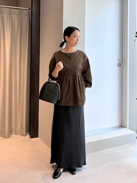 「URBAN RESEARCH DOORS（アーバンリサーチドアーズ）のコットンツイル2WAYギャザーブラウス（シャツ/ブラウス、ブラウン系）」を使った、ハルさん（レディース・163cm）の夏コーディネート