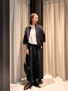 「かぐれ（カグレ）のリネンハーフスリーブシャツ（シャツ/ブラウス、ブラック系）」を使った、ハルさん（レディース・163cm）の夏コーディネート