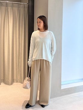 「URBAN RESEARCH DOORS（アーバンリサーチドアーズ）のBaby Alpaca V-Neck Knit（ニット/セーター、グリーン系）」を使った、ハルさん（レディース・163cm）の夏コーディネート