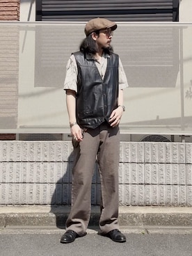 「Levi's（リーバイス）のアイテム（スラックス、ブラウン系）」を使った、TOMOZO さん（メンズ・170cm）の夏コーディネート