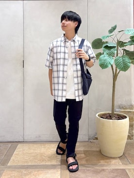 「アイテム（スラックス）」を使った、おばさん（メンズ・166cm）の夏コーディネート