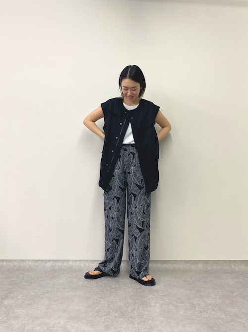 【美品】モノクロリーフ柄イージーパンツ リーフ柄イージーパンツ | レディース服・レディース