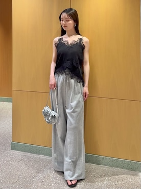 「SNIDEL（スナイデル）のフラワーバッグ（ハンドバッグ、シルバー系）」を使った、SNIDELさんの春コーディネート