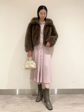 「アイテム（チェスターコート）」を使った、SNIDELさん（レディース・167cm）の秋コーディネート