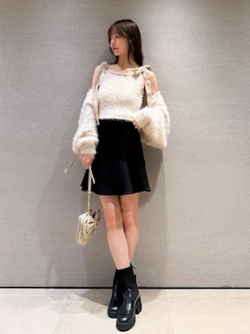 「肌見せ」｜「アイテム（ショルダーバッグ）」を使った、SNIDELさん（レディース・162cm）の秋コーディネート