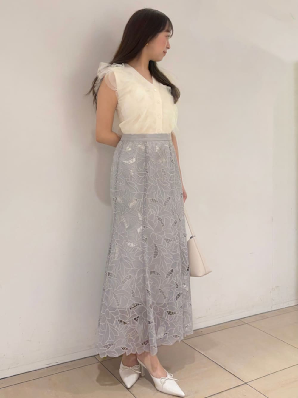 人気【新品タグ付】snidel カットワークセミフレアスカート 0サイズ SNIDEL｜カットワークセミフレアスカート | Rakuten Fashion