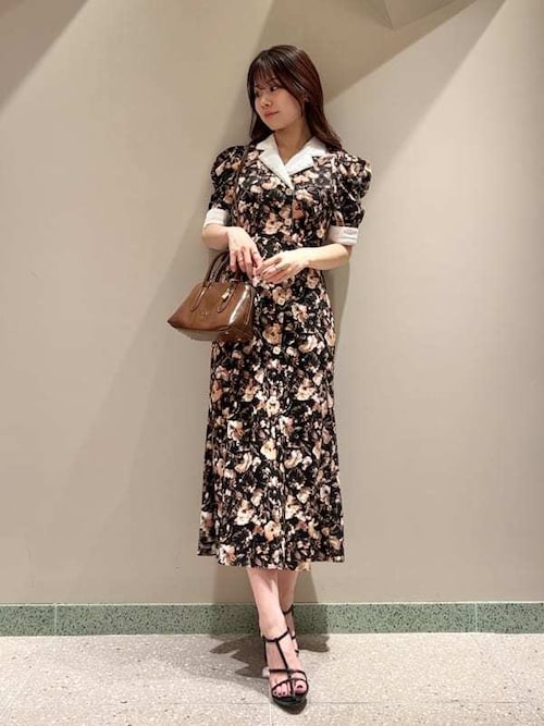 マルチプリントパフスリーブワンピーススナイデル2025