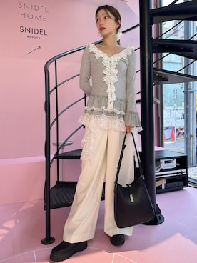 「Clarks（クラークス）のアイテム（その他シューズ）」を使った、SNIDELさん（レディース・159cm）の秋コーディネート