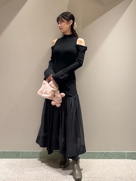 「アイテム（キーケース/キーアクセサリー）」を使った、SNIDELさん（レディース・165cm）の秋コーディネート