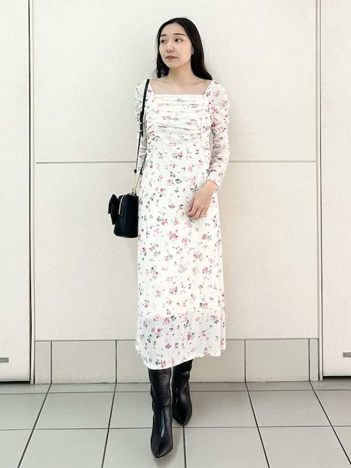 フロッキープリントギャザーワンピース（ワンピース）｜SNIDEL