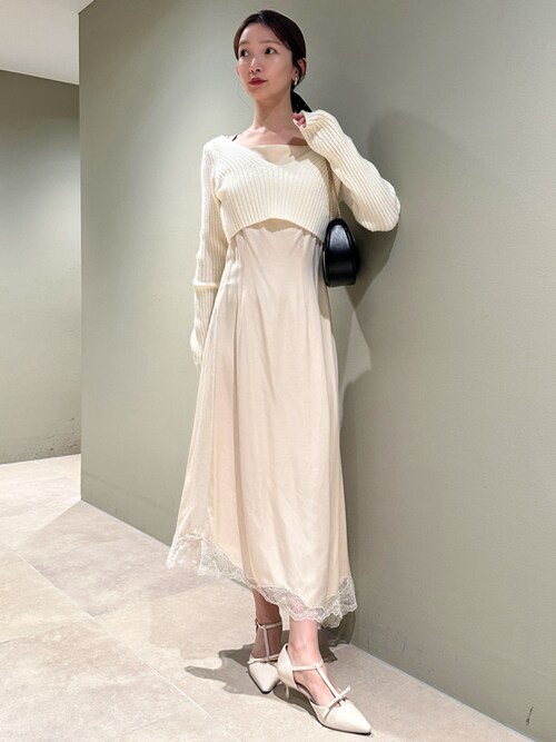 SNIDEL クロップドニット&レーストリムキャミワンピース アイボリー SNIDEL クロップドニット&レーストリムキャミワンピース アイボリー