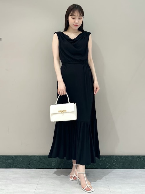 限定値下げ　SNIDELカットタイトドレス　ブラック SNIDEL（スナイデル）の「【WEB限定】カットタイトドレス