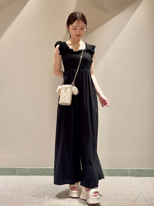 SNIDEL　フリルオールインワン シャーリングフリルオールインワン（つなぎ/オールインワン